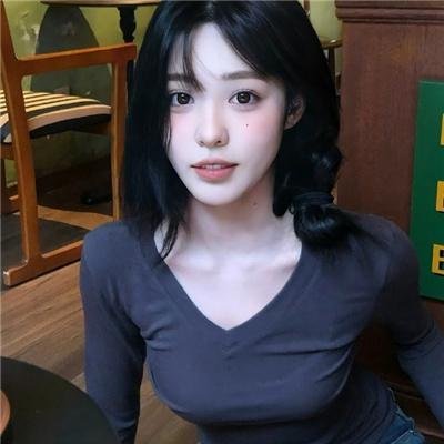 金牌客服董董恩